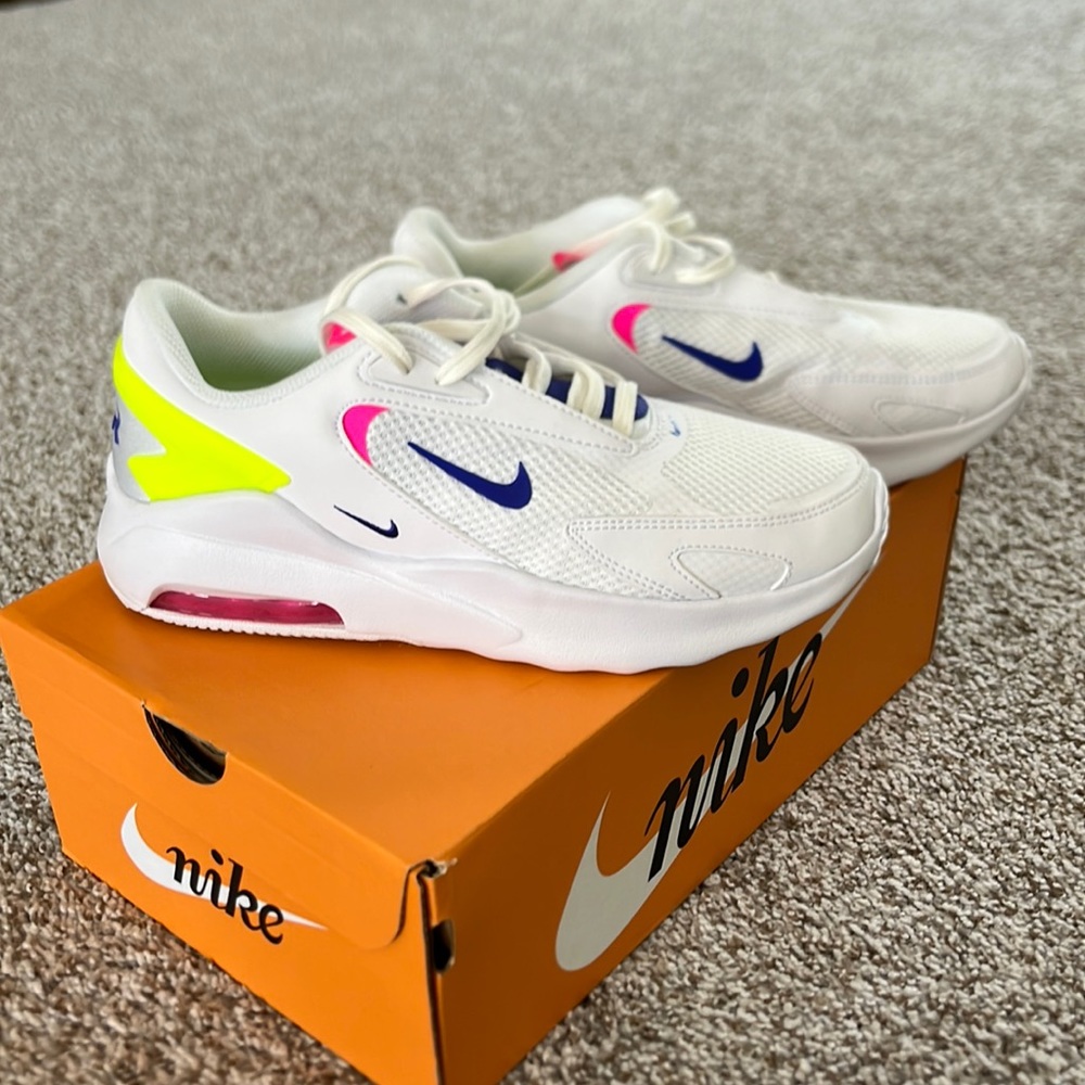Nike women Airmax sz 8 no joke worn once!